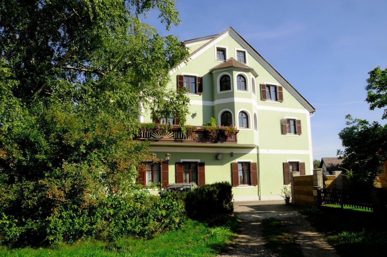 Gasthof Wagner Restaurant-Pension Halbenrain Exterior photo